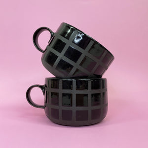 CUP // BLACK GRID