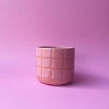 Load image into Gallery viewer, CUP // STRAWBERRY GRID