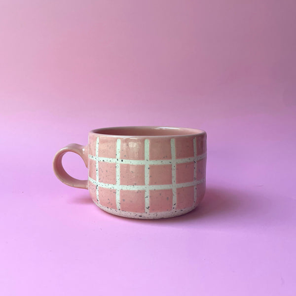 CUP // STRAWBERRY GRID