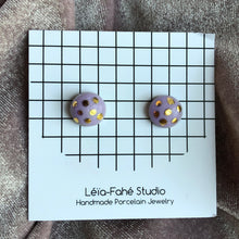 Load image into Gallery viewer, PRALINE STUDS // GOLD DOTS