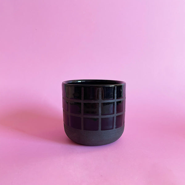 CUP // BLACK GRID
